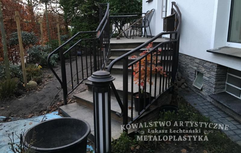 Balustrada zewnętrzna kuta