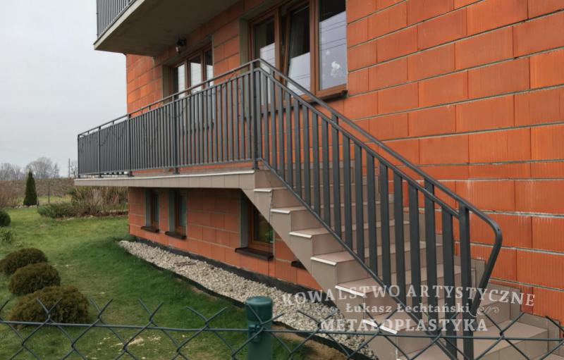Balustrada zewnętrzna kuta