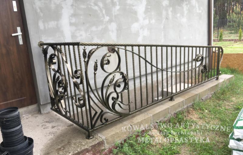 Balustrada zewnętrzna kuta