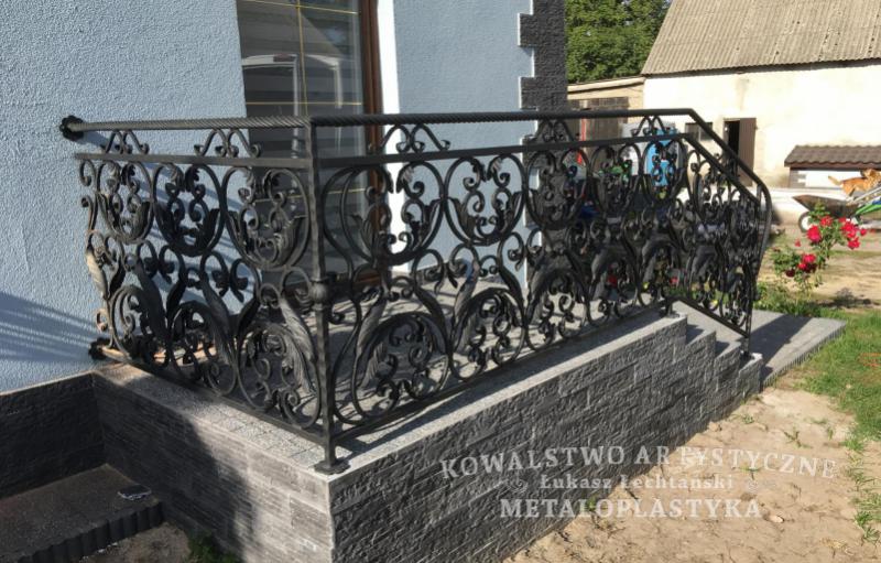 Balustrada zewnętrzna kuta