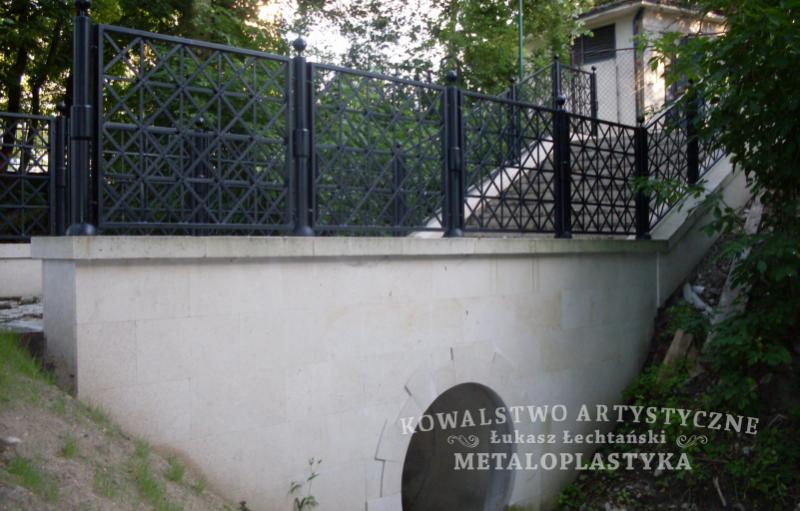 Balustrada zewnętrzna kuta